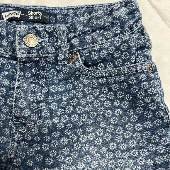 Set of 2 girls denim shorts size 6/7 - Picture 5 of 9